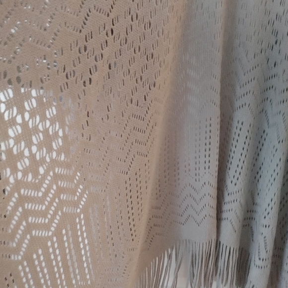 Kismet Light Grey Boho Knit Tassel Wrap Shawl ~ Size OS - Picture 10 of 10